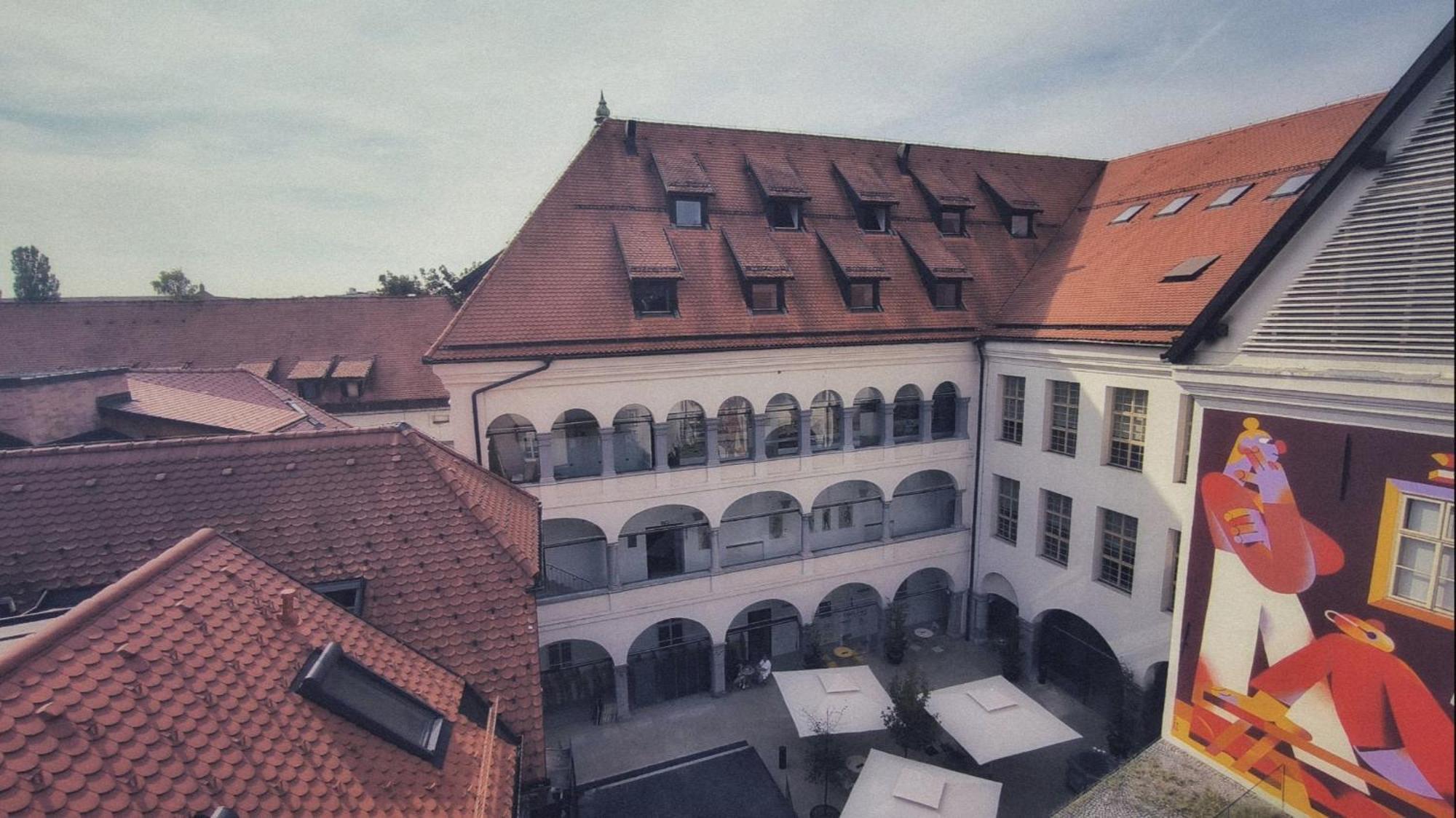Penthouse View In Town Apartment Ljubljana Luaran gambar